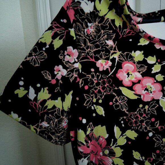 Jaclyn Smith Floral Blouse - Picture 9 of 9